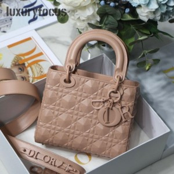 Dior lady my d lite e luxurious quality with og box & dust bag