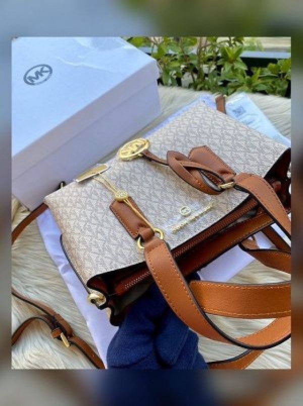 Miichael Kors speedy bag premium quality with box