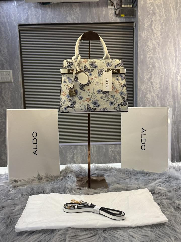 Aldo Lisbon Womens White Satchel with box