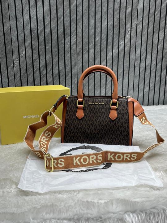 Miichael Kors Marilyn Stachel Bag With box Slingbelt