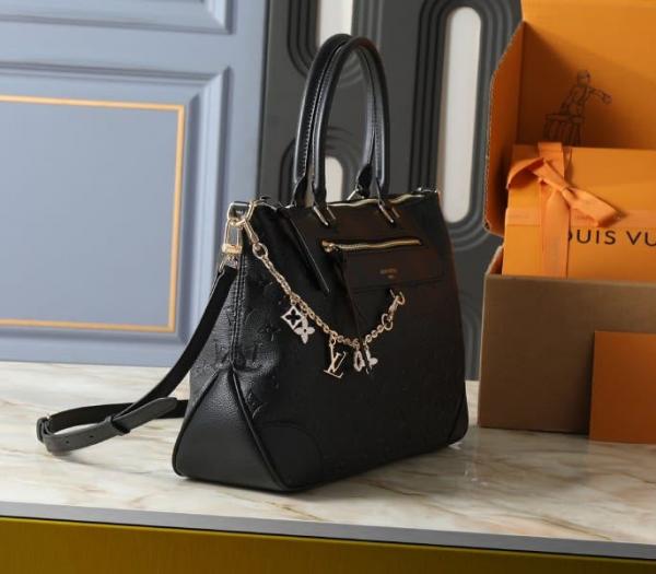 Louiss Vuitton Skyline Handbag with box dustbag box