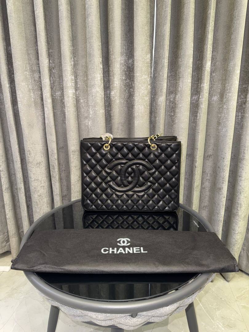 chanell hand bag with dust bag and premium quality box