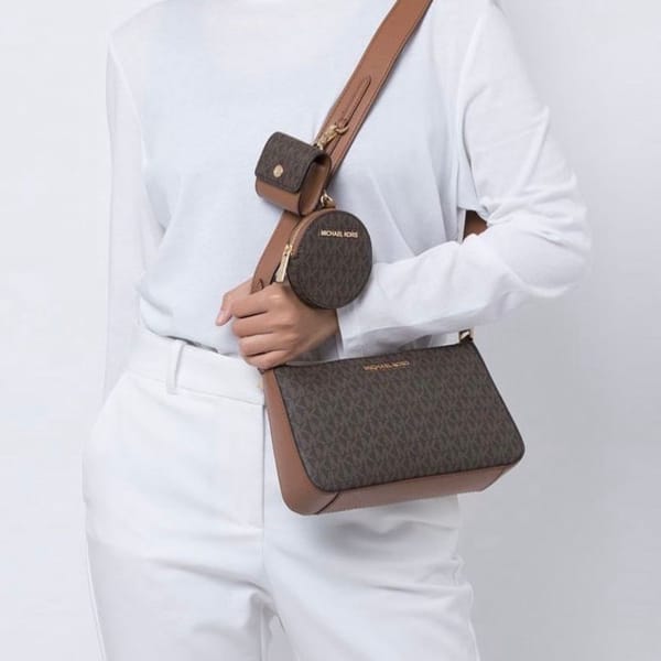 MICHAEL KORS POCHETTE PREMIUM QUALITY WITH BOX