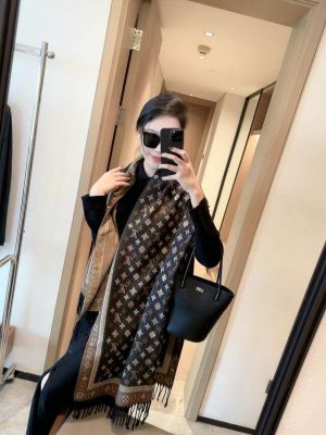 Louis Vuitton Premium Unisex Woollen Stole withbox