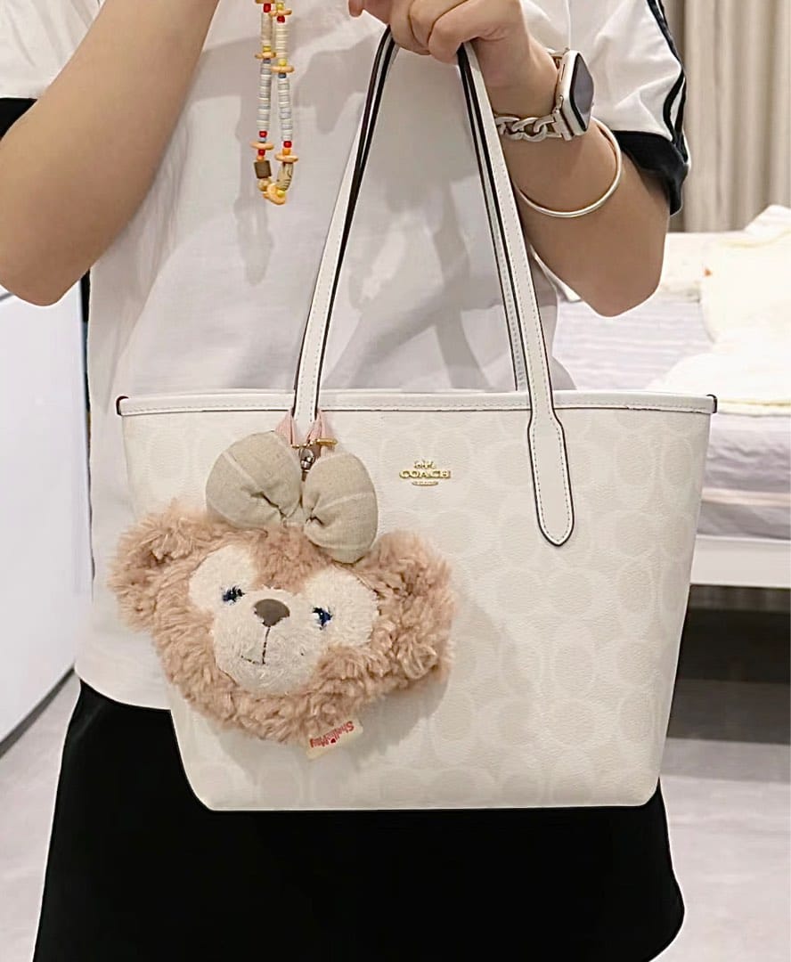 Coaach tote bag with bear charm & ogbox
