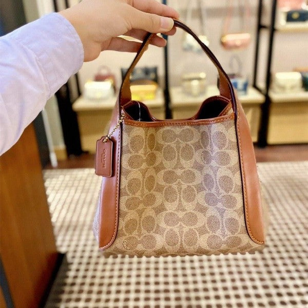 Coaach hobo hadley medium size handbag with og box