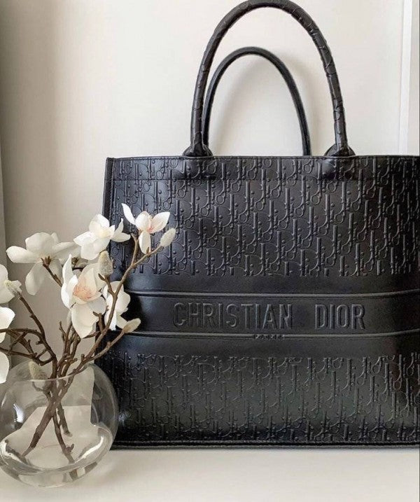 Dior tote bag premium quality with zipper(dust cover)