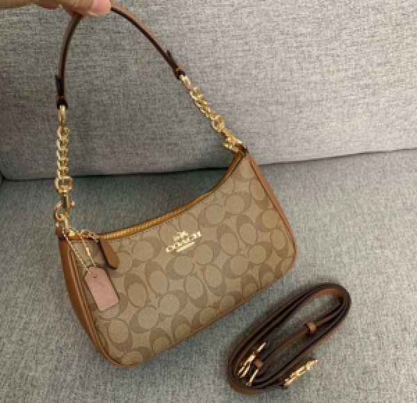 Coach teri shoulder bag in signature canvas bag with box