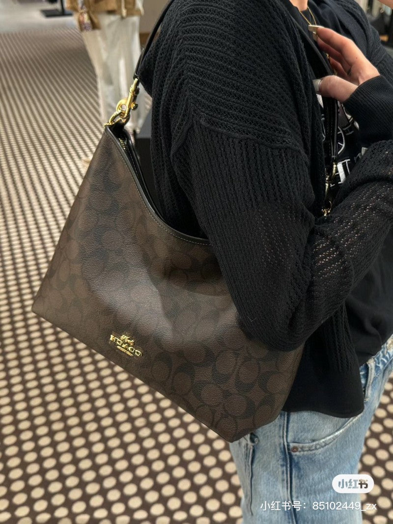 Coach Lauren Hobo Tote With Dust Cover