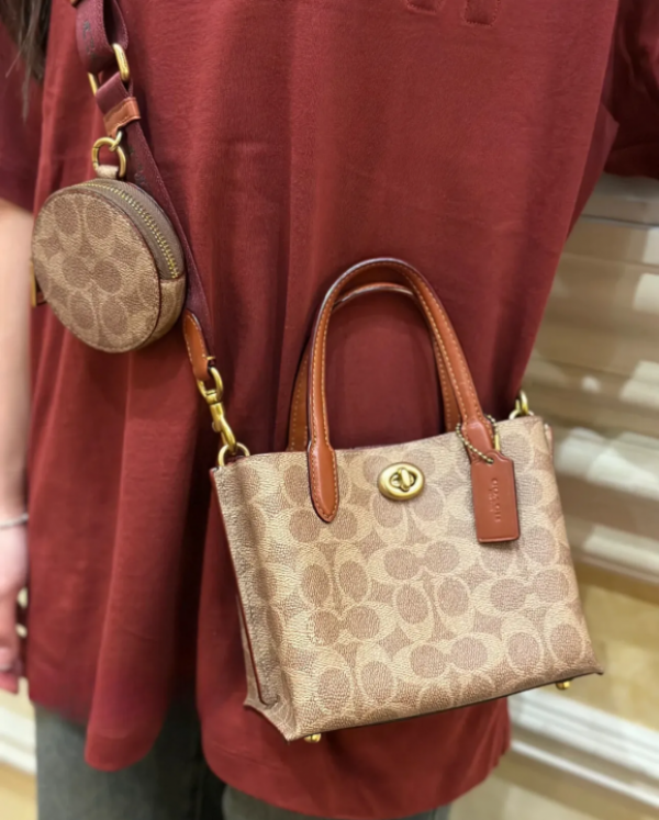 Coach Willow Coffee Black Medium With DustCover with box