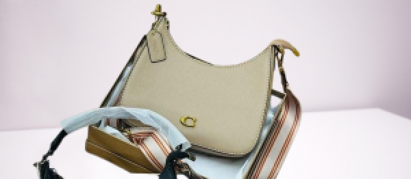 Coach Signature Crossbody Hobo Premium Quality Bag With OG Box &amp; Dust Bag Shoulder Strap