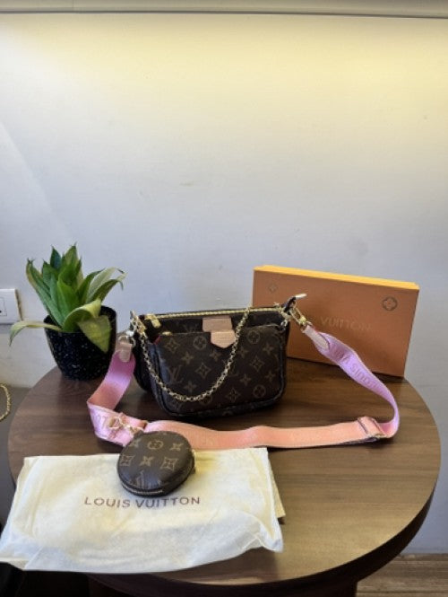 Louiis vuiitton pochette belt with og box