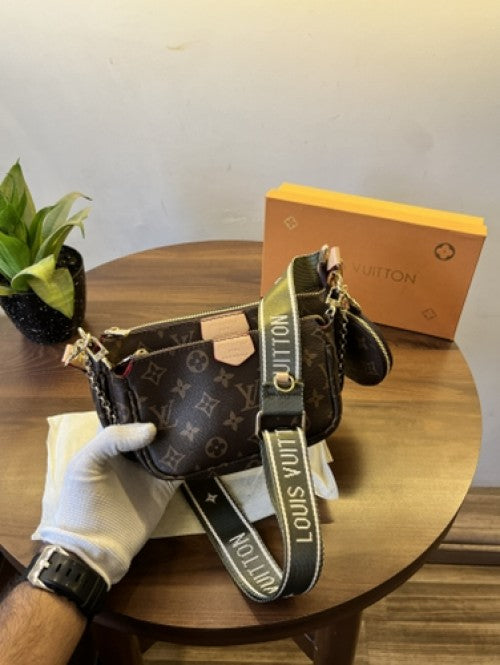 Louiis vuiitton pochette belt with og box