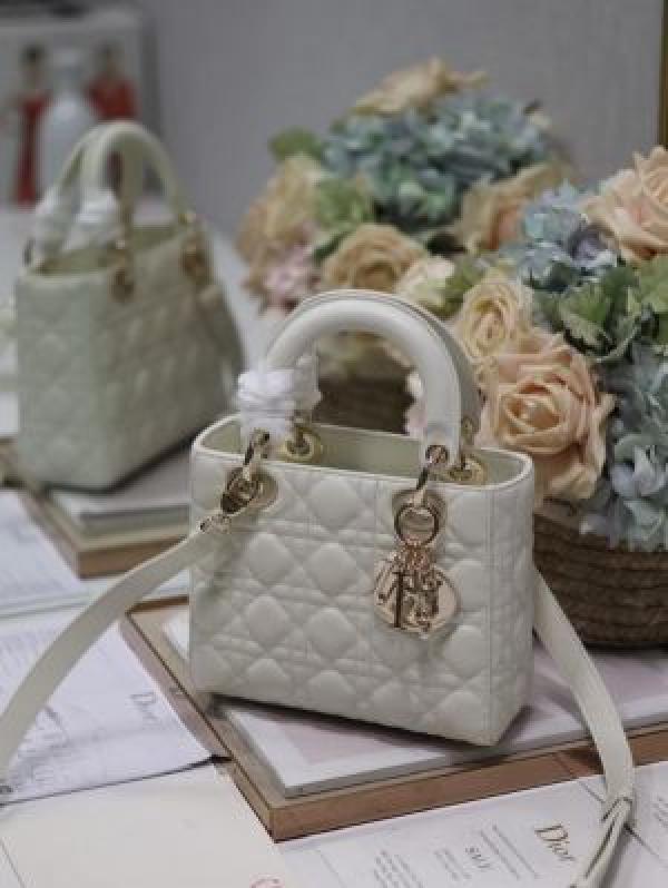 Chriistian DIIOR LADY BAG WITH BRAND BOX