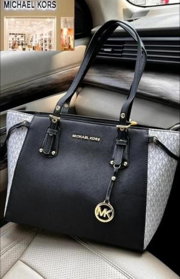 Michael kors voyager jet set print tote bag with dust bag