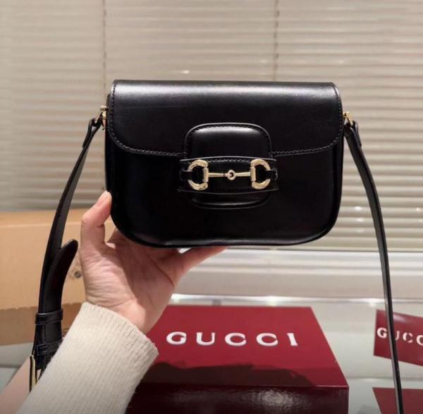 Guccii sling bag premium quality with double box packing