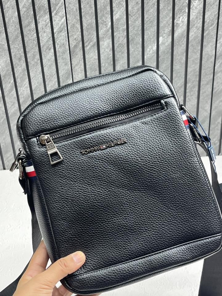 Tommyy Hilfiger Mens Crossbody Bag