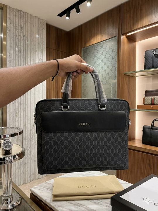 Guccii Laptop bag with dust cover premium quality