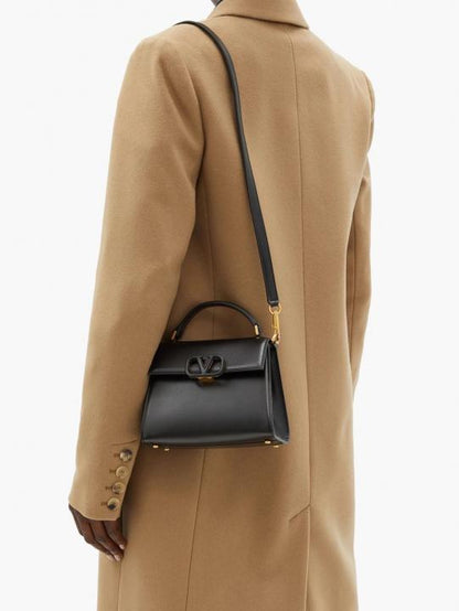 Valentinoo White Sling Shoulder Bag With Dust Cover