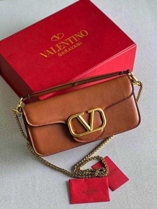 Valeentino garavani handbag with box premium quality