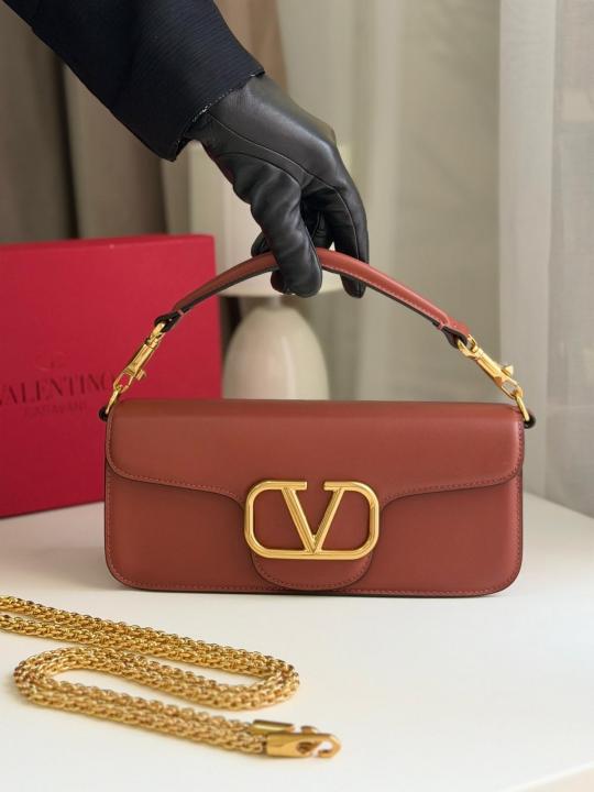 Valeentino garavani handbag with box premium quality