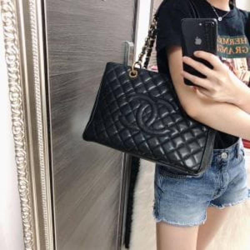 chanell hand bag with dust bag and premium quality box
