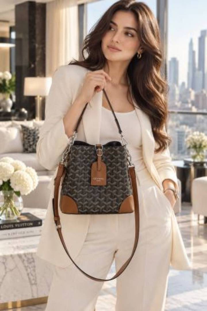 Goyarrd bucket bag with premium quality box