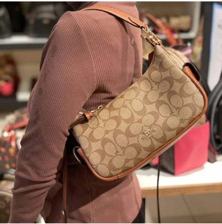 Coaach Peennie Shoulder Bag In Signature Canvas with box
