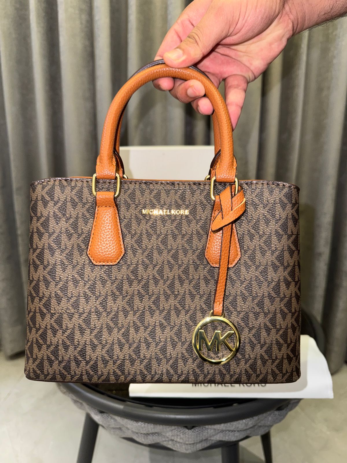 MICHAEL KORS MIRROR EMILIA LOGO MINI TOTE BAG double box packing