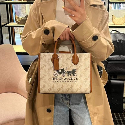 Coach field tote 22 bag with og folding box