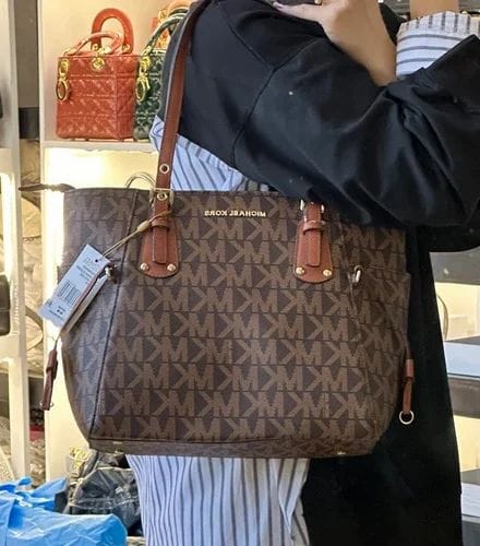 Michael Kors tote bag premium quality with dust cover