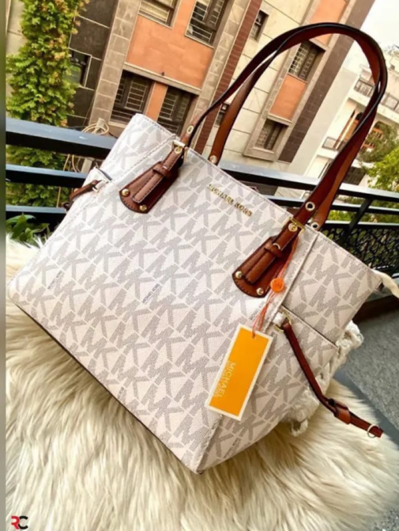 Michael Kors tote bag premium quality with dust cover