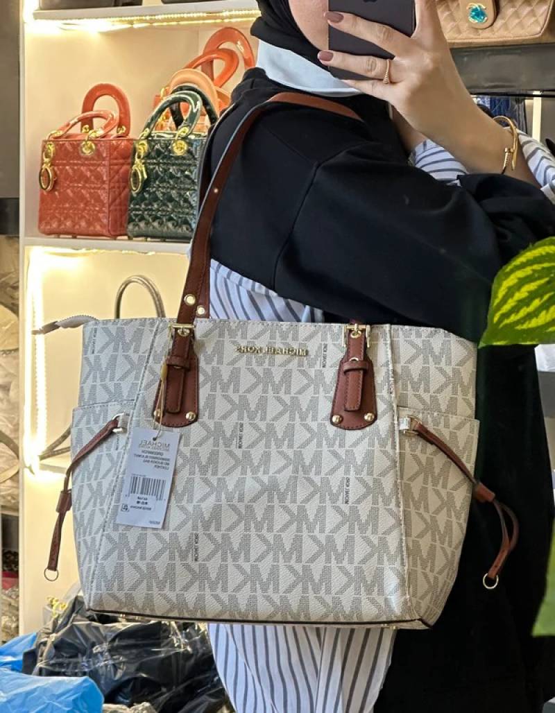 Michael Kors tote bag premium quality with dust cover