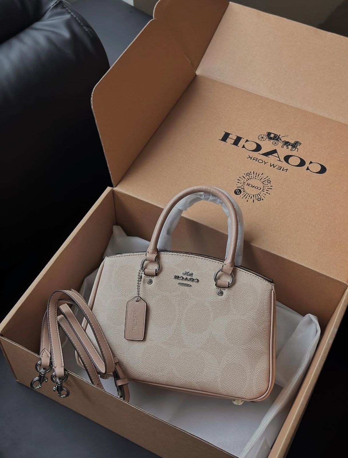 Coaach Savannah Carryall Stachel Bag With Box Dustbag Slingbelt Card