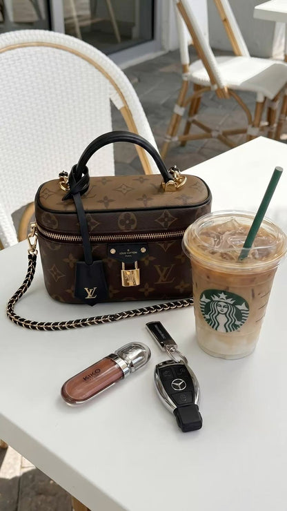 Louiis vuttion Vanity bag premium quality with Double Box