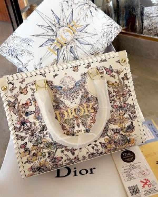 CHRISTIIAN DIOR BRAIDED TOTE BAG WITH BOX